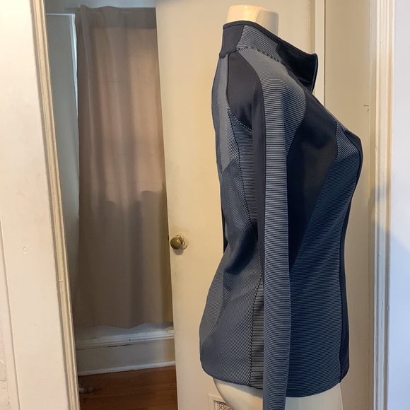 ATHLETA  TOP - Picture 7 of 9